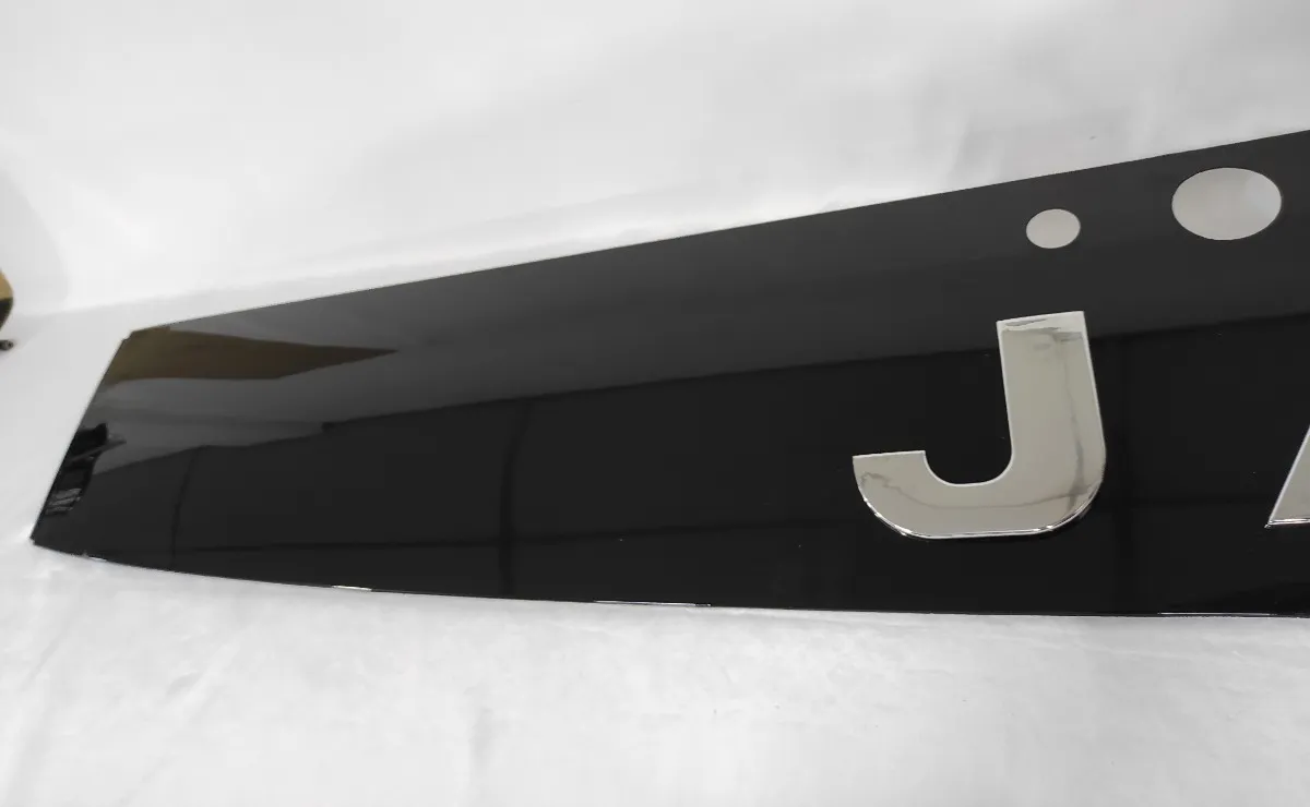 Panel Negro Decorativo Frontal Parrilla Jac 1048 Original